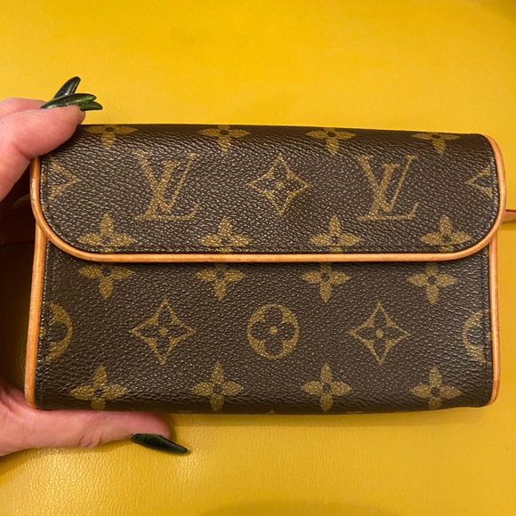 Louis Vuitton small belt bag florentine mini bum belt bag - Picture 11 of 13